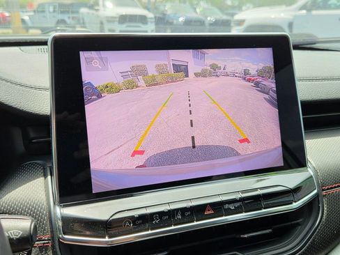 Used 2022 Jeep Compass Trailhawk w/ Trailhawk Convenience Group AWD/4WD image 27