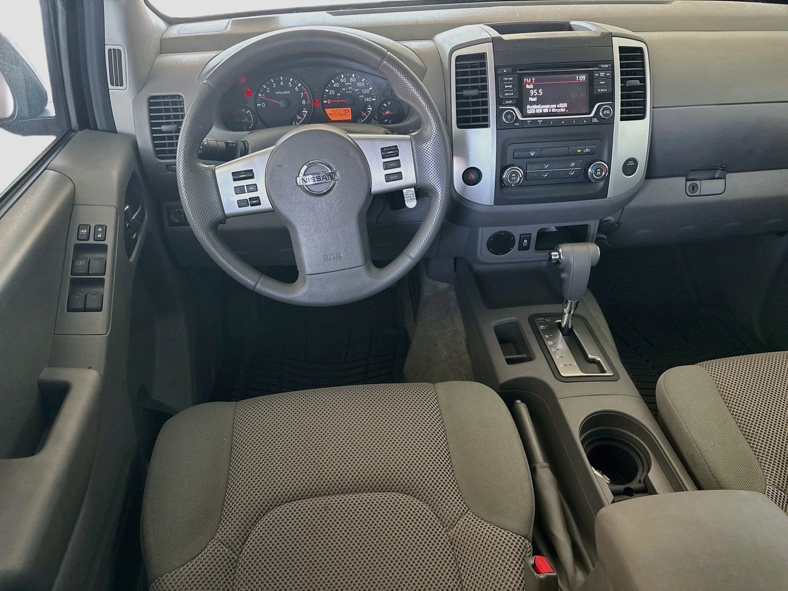 Used 2016 Nissan Frontier SV RWD image 13