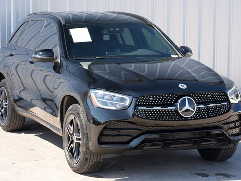 Used 2022 Mercedes-Benz GLC 300 4MATIC w/ AMG Line image 51