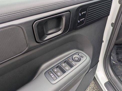 Used 2025 Hyundai Santa Fe Calligraphy image 12