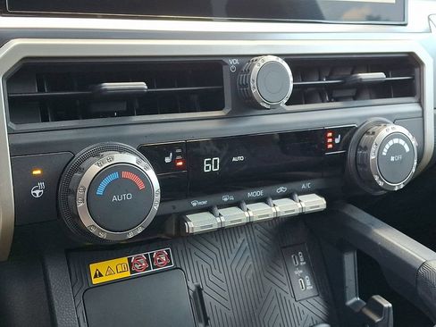 Used 2025 Toyota Tacoma TRD Sport w/ TRD Sport Upgrade Package AWD/4WD image 18