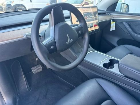 Used 2022 Tesla Model Y Long Range AWD/4WD image 10