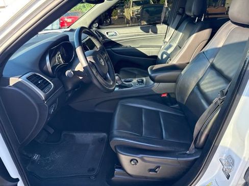 Used 2022 Jeep Grand Cherokee Limited AWD/4WD image 11