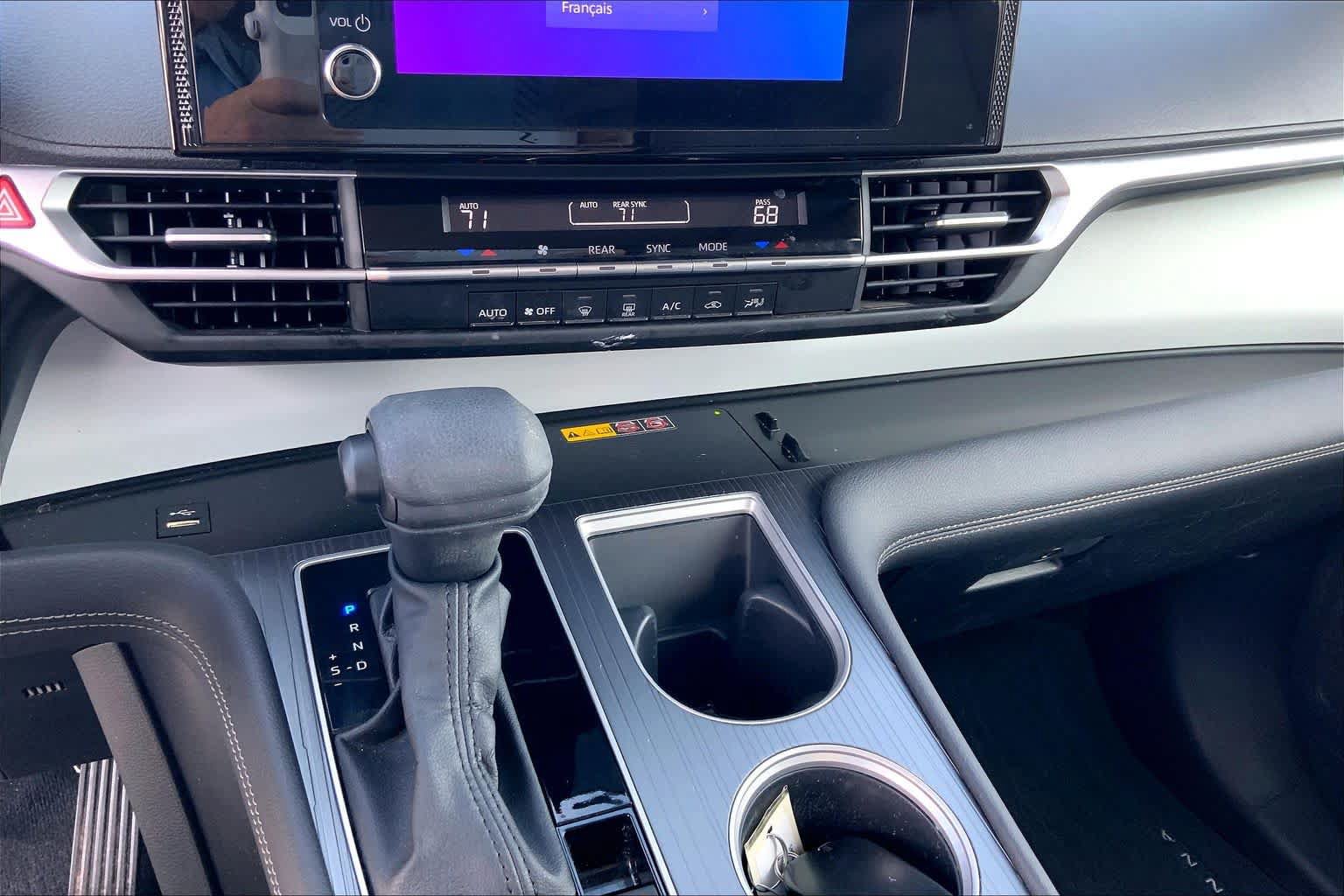 Certified 2025 Toyota Sienna LE w/ LE Plus Package FWD image 35