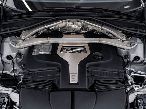 New 2026 Aston Martin DBX 707 image 35