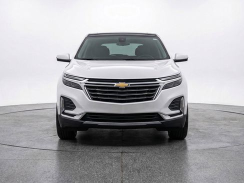 Used 2025 Chevrolet Equinox LT FWD image 2