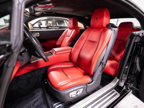 Used 2016 Rolls-Royce Wraith RWD image 6