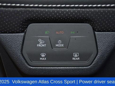 Used 2025 Volkswagen Atlas Cross Sport SE image 9
