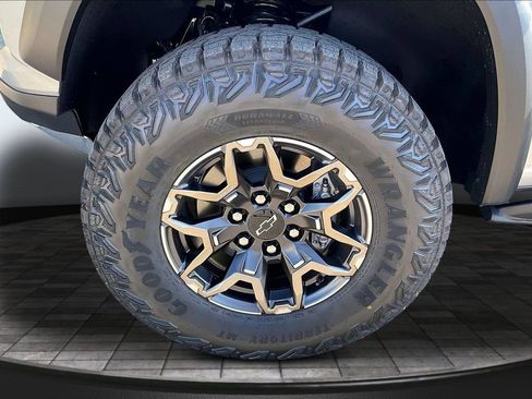New 2026 Chevrolet Colorado ZR2 w/ Technology Package AWD/4WD image 13