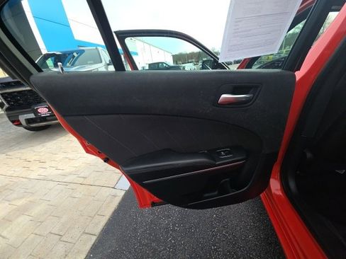 Used 2019 Dodge Charger SXT image 28