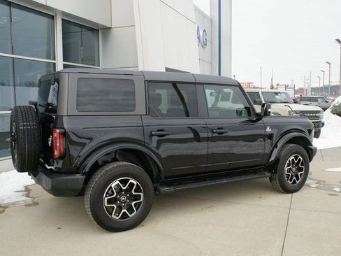 Used 2023 Ford Bronco Outer Banks image 3