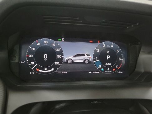 New 2024 Land Rover Discovery Sport Dynamic SE image 17