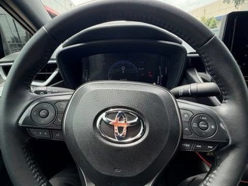 Used 2026 Toyota Corolla SE FWD image 4