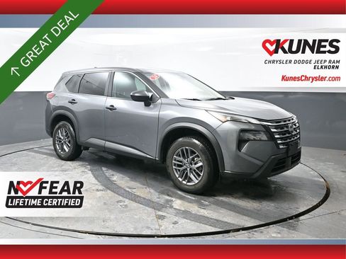 Used 2024 Nissan Rogue S image 1