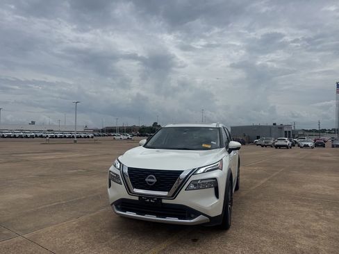 Used 2022 Nissan Rogue Platinum w/ Head-Up Display Package FWD image 6