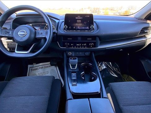 Used 2023 Nissan Rogue SV image 10