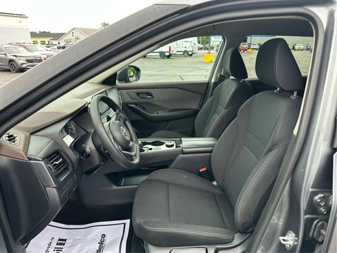 Used 2023 Nissan Rogue S AWD/4WD image 9