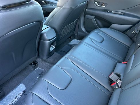 Used 2025 Hyundai Elantra Limited image 13