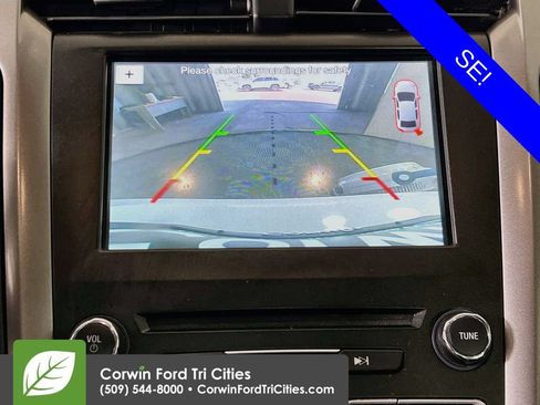 Used 2017 Ford Fusion SE w/ Fusion SE Technology Package FWD image 20