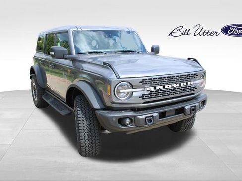 New 2025 Ford Bronco Badlands image 2