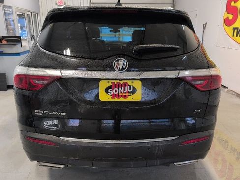 Used 2023 Buick Enclave Essence image 4