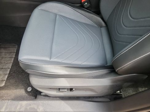 New 2026 Volkswagen Tiguan SE R-Line AWD/4WD image 19