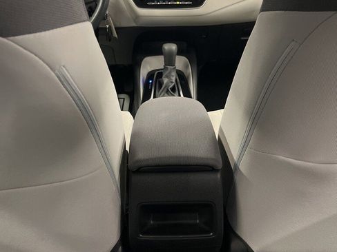 Used 2020 Toyota Corolla LE image 27