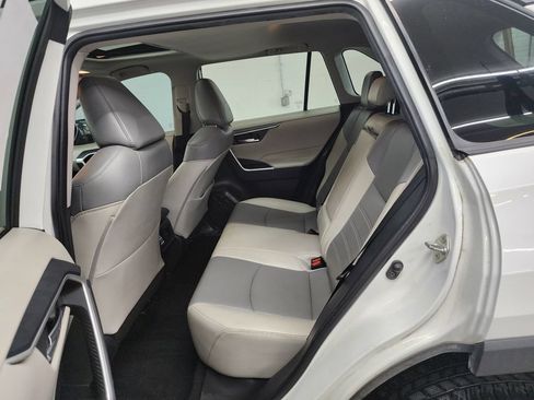 Used 2020 Toyota RAV4 XLE Premium AWD/4WD image 27