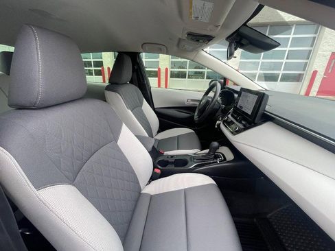 Used 2025 Toyota Corolla LE FWD image 6