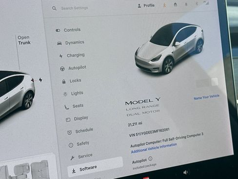 Used 2021 Tesla Model Y Long Range image 26