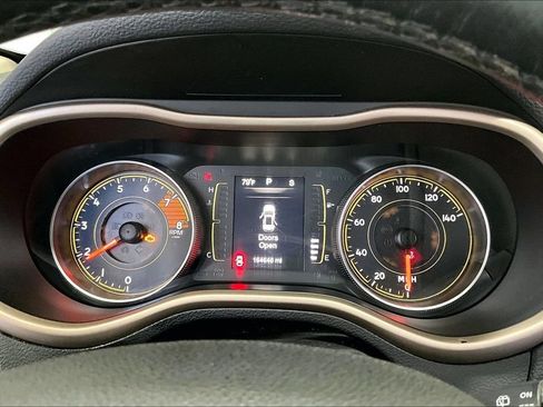 Used 2016 Jeep Cherokee Sport w/ Cold Weather Group FWD image 13