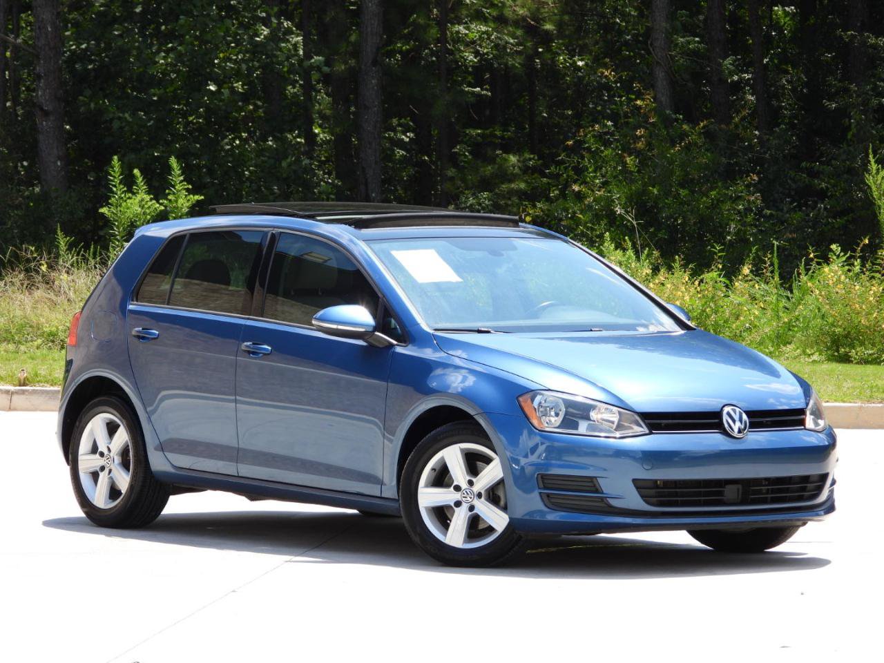 Used 2017 Volkswagen Golf Wolfsburg Edition FWD image 16