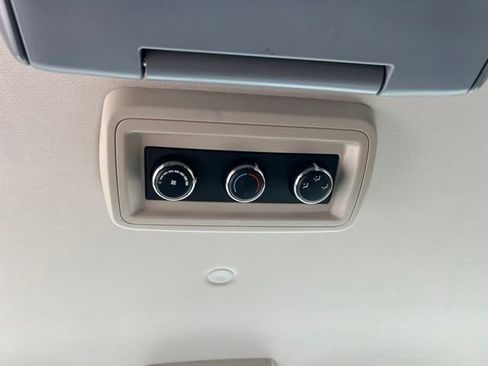 Used 2016 Dodge Grand Caravan SXT FWD image 26