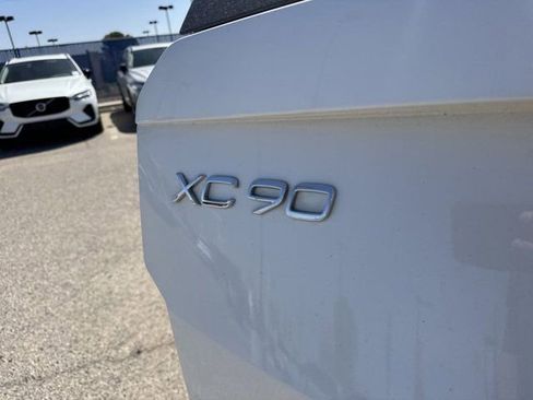 Used 2023 Volvo XC90 T8 Plus image 6