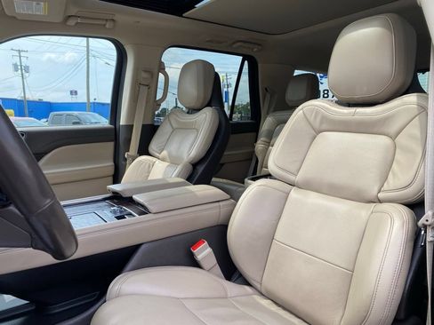Used 2023 Lincoln Navigator Reserve w/ Equipment Group 201A AWD/4WD image 12