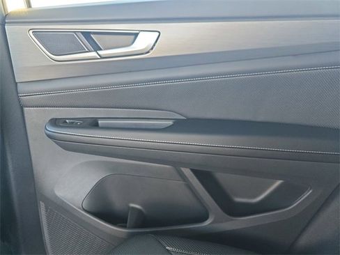 New 2026 Volkswagen Atlas Cross Sport SE image 18