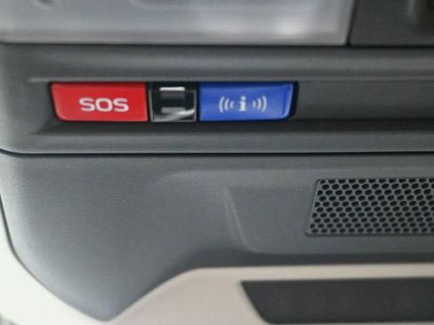 Used 2025 Subaru Crosstrek 2.0i Premium image 25