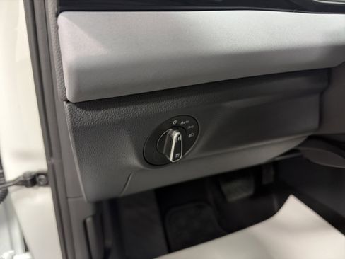 New 2026 Volkswagen Jetta SE image 16