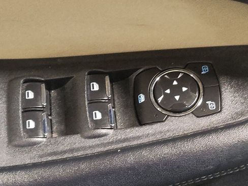 Used 2017 Ford Edge SE FWD image 27