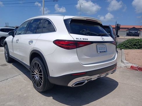 Used 2024 Mercedes-Benz GLC 300 4MATIC image 16