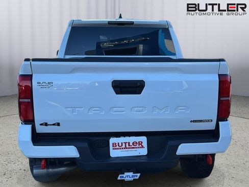 Used 2025 Toyota Tacoma TRD Off-Road image 4