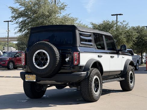 Used 2022 Ford Bronco Badlands w/ Sasquatch Package AWD/4WD image 4