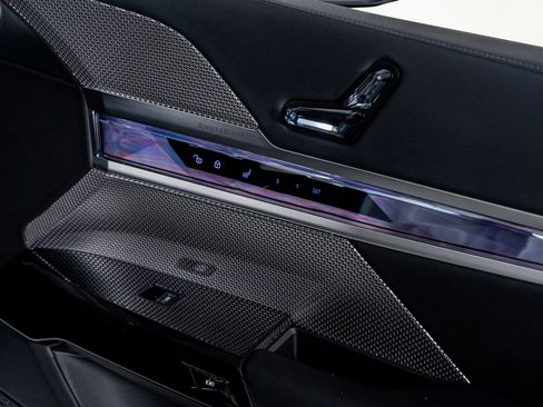 Used 2024 BMW 760i xDrive w/ Executive Package image 50