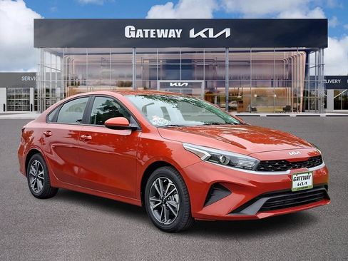 Certified 2024 Kia Forte LXS FWD image 1