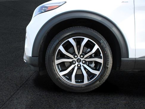 Used 2022 Ford Explorer ST-Line w/ Class IV Trailer Tow Package image 22