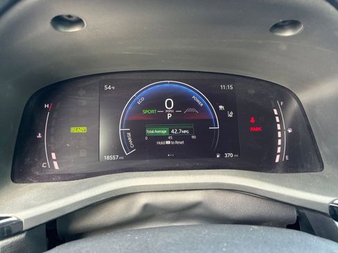 Used 2025 Toyota Camry LE image 39