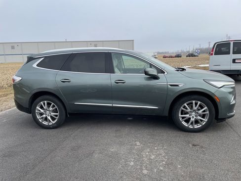Used 2022 Buick Enclave Premium w/ Experience Buick Package image 10