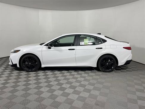 New 2026 Toyota Camry Hybrid AWD/4WD image 4