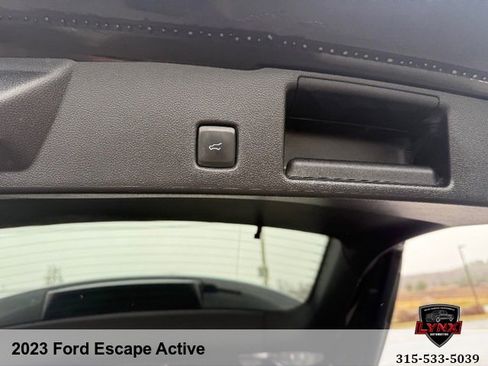 Used 2023 Ford Escape Active AWD/4WD image 32