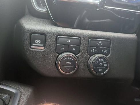 Used 2025 Chevrolet Silverado 2500 LT AWD/4WD image 22